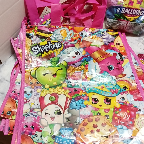 Shopkins party box bundle 86 items all new condition - Picture 2 of 7